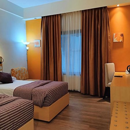Lux Tychi Hotel 말랑 외부 사진