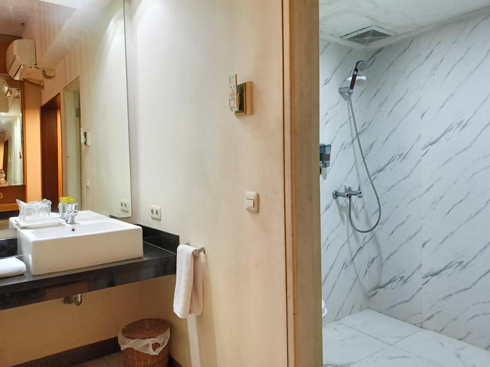 Lux Tychi Hotel 말랑 외부 사진
