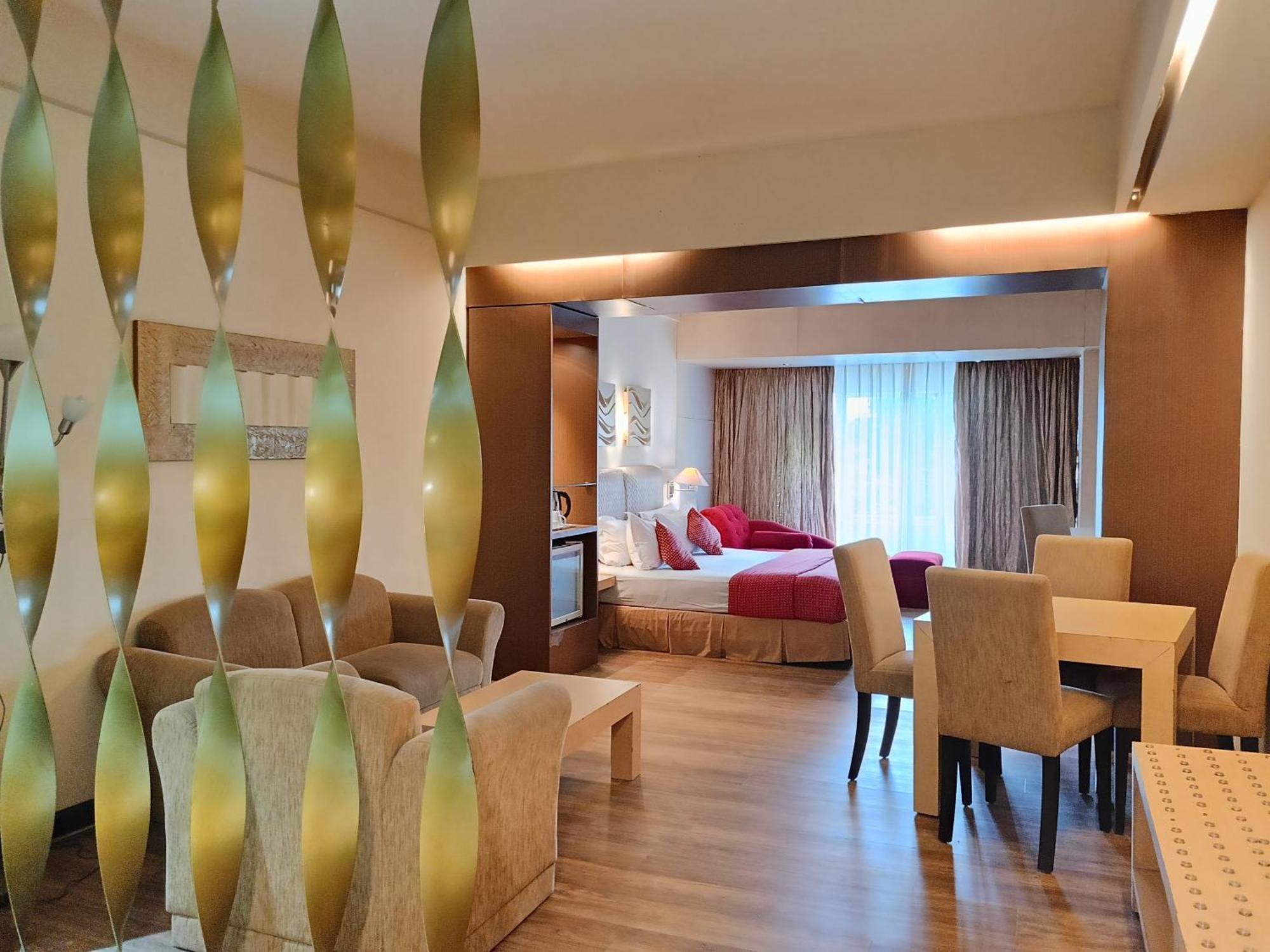 Lux Tychi Hotel 말랑 외부 사진