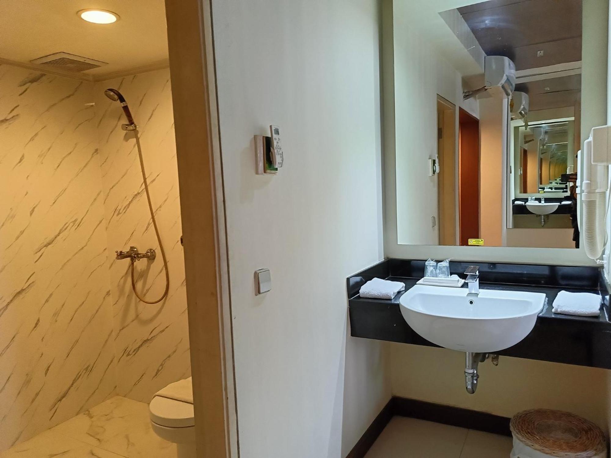 Lux Tychi Hotel 말랑 외부 사진